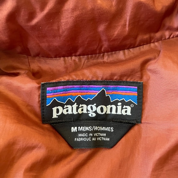 Patagonia Nano Puff, Barn Red, Men's Medium - Picture 3 of 7
